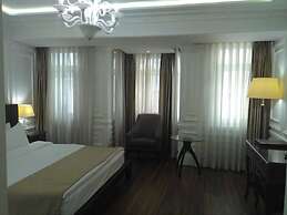 Cartoon Residence - Adults Only