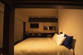 N.33 Hakata Sta. River Side