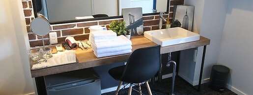 N.33 Hakata Sta. River Side