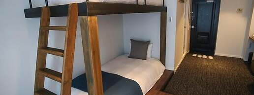 N.33 Hakata Sta. River Side