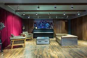 Jazz Hotel