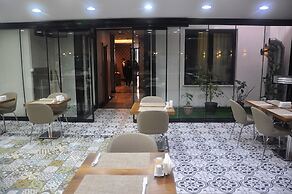 Pell Palace Hotel & Spa