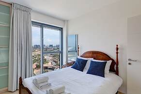 Beach Front Stylish Hugh 2DBR