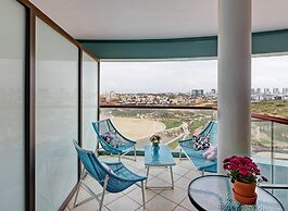 Beach Front Stylish Hugh 2DBR