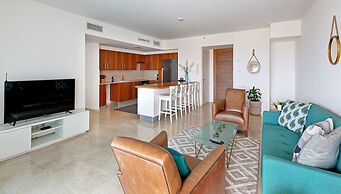 Beach Front Stylish Hugh 2DBR