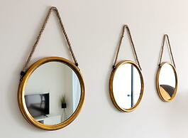 Beach Front Stylish Hugh 2DBR