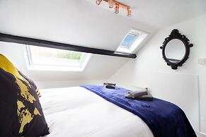 Modern Exeter City Cottage Howell Road