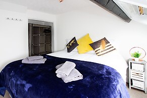 Modern Exeter City Cottage Howell Road