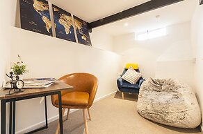 Modern Exeter City Cottage Howell Road