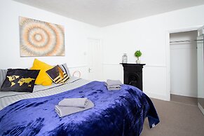 Modern Exeter City Cottage Howell Road