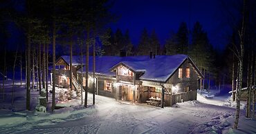 Isokenkäisten Klubi, Wilderness lodge