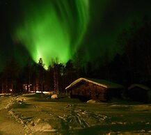 Isokenkäisten Klubi, Wilderness lodge