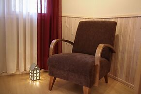 Isokenkäisten Klubi, Wilderness lodge