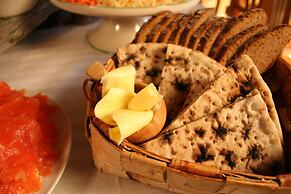 Isokenkäisten Klubi, Wilderness lodge