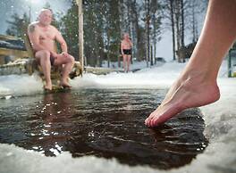 Isokenkäisten Klubi, Wilderness lodge