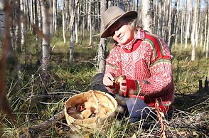 Isokenkäisten Klubi, Wilderness lodge