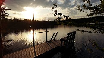 Isokenkäisten Klubi, Wilderness lodge