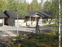 Isokenkäisten Klubi, Wilderness lodge