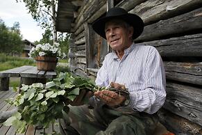 Isokenkäisten Klubi, Wilderness lodge