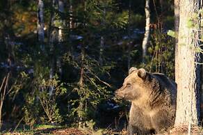Isokenkäisten Klubi, Wilderness lodge