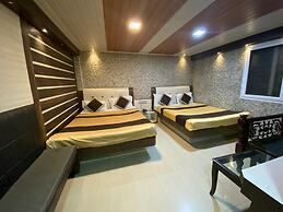 Hotel Adarsh International