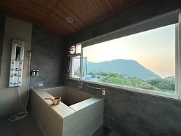 LiChiuan Hotel Spring Hotel