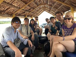 Yacumama Lodge & Excursions