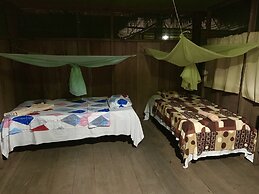 Yacumama Lodge & Excursions