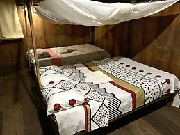 Yacumama Lodge & Excursions