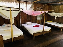 Yacumama Lodge & Excursions