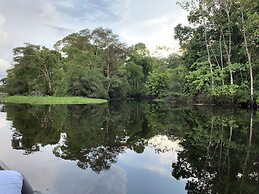 Yacumama Lodge & Excursions