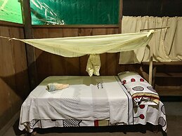 Yacumama Lodge & Excursions