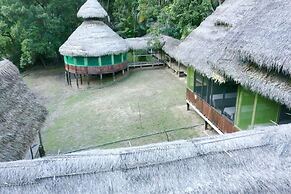 Yacumama Lodge & Excursions