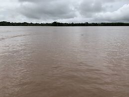 Yacumama Lodge & Excursions