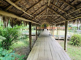 Yacumama Lodge & Excursions