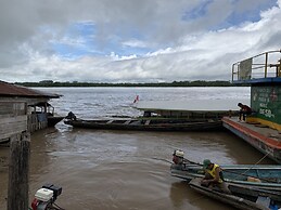 Yacumama Lodge & Excursions