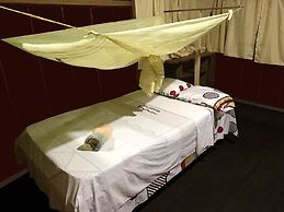 Yacumama Lodge & Excursions