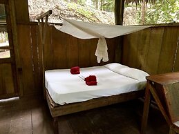 Yacumama Lodge & Excursions