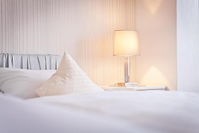 Hotel Spies