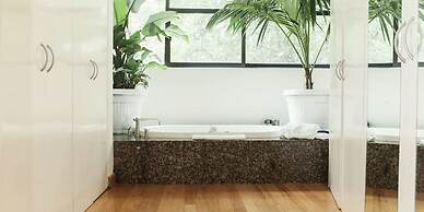 First Class Apartmet by Mr.W