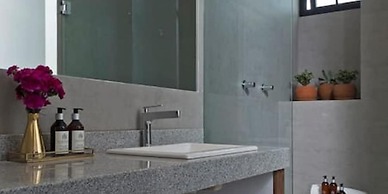 Perfect Modernation Apartment by Mr.W