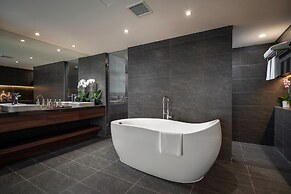 Pentstudio West Lake Hanoi