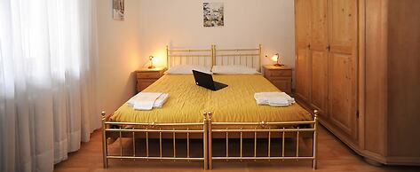 Hotel Bucaneve