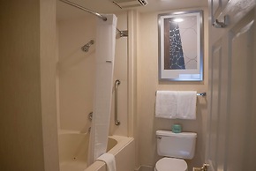 Hawthorn Suites BY Wyndham Erie