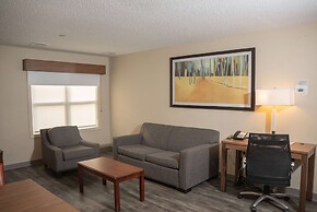 Hawthorn Suites BY Wyndham Erie