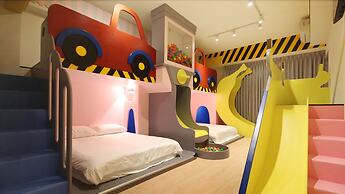 Fun Holiday Hostel