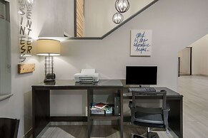 Quality Inn & Suites Roanoke - Fort Worth North