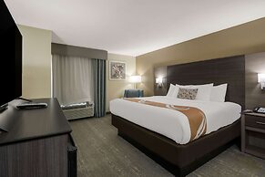 Quality Inn & Suites Roanoke - Fort Worth North