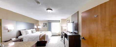 Quality Inn & Suites Roanoke - Fort Worth North