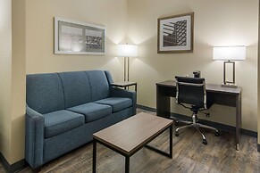 Quality Inn & Suites Roanoke - Fort Worth North